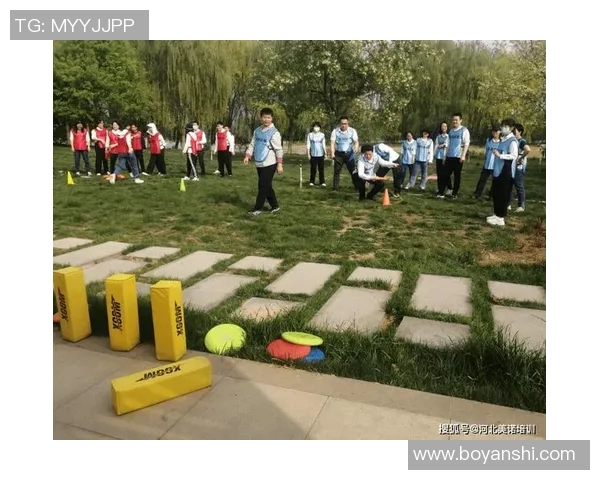 重磅专题:探秘西安飞盘队的包夹战术创新与团队协作之道 重磅专题:探秘西安飞盘队的包夹战术创新与团队协作之道