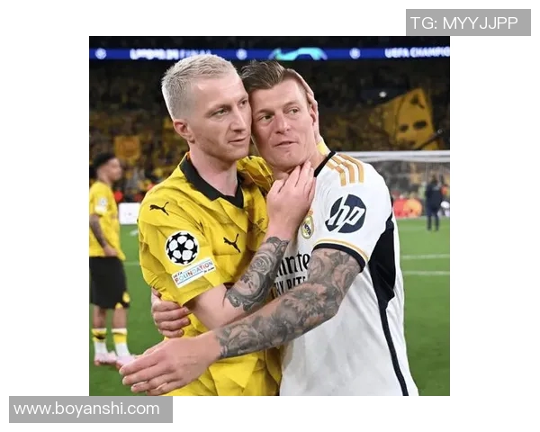 克罗斯在足球历史中的地位与影响力探讨及其职业生涯的辉煌成就回顾