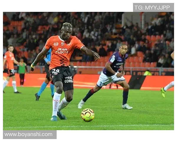 洛里昂与索肖2019年对决回顾:精彩瞬间与赛后分析 洛里昂与索肖2019年对决回顾:精彩瞬间与赛后分析