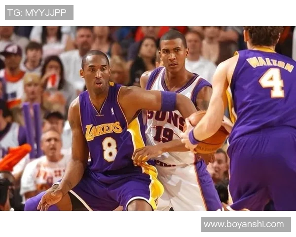 湖人队与太阳队季前赛精彩对决展现新赛季阵容实力与战术布局 湖人队与太阳队季前赛精彩对决展现新赛季阵容实力与战术布局