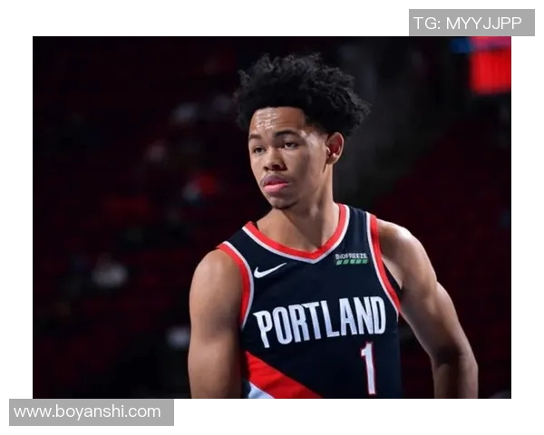 特雷杨领衔新一代篮球明星展现惊人天赋与无畏精神 特雷杨领衔新一代篮球明星展现惊人天赋与无畏精神