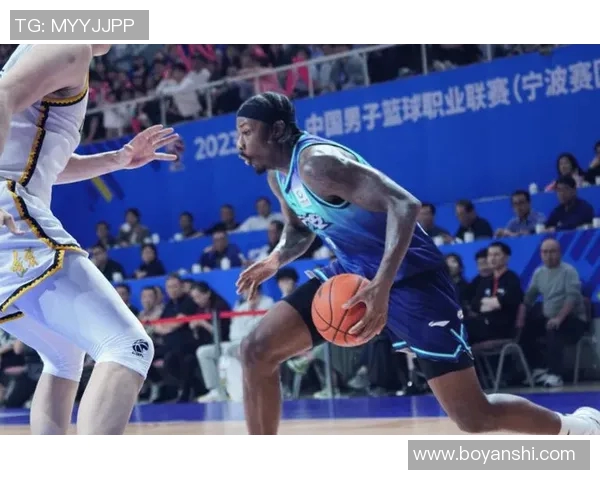 第10轮精彩对决江苏队迎战新疆队决战篮球场上的荣耀与激情