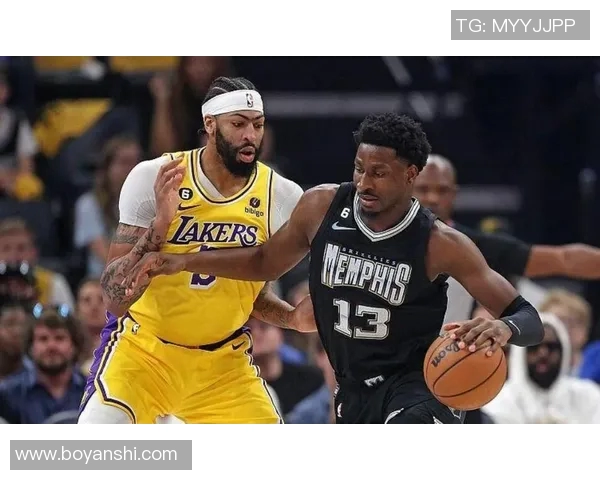 里尔与摩纳哥激战正酣比赛结果揭晓引发球迷热议 里尔与摩纳哥激战正酣比赛结果揭晓引发球迷热议