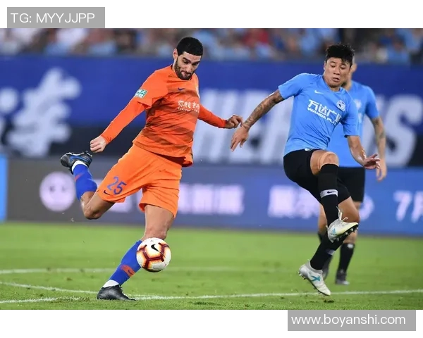 2013年恒大与鲁能激战回顾:巅峰对决中的荣耀与遗憾 2013年恒大与鲁能激战回顾:巅峰对决中的荣耀与遗憾